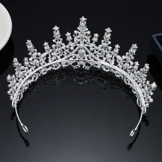 zilveren Tiara Diadeem Haarsieraad -Elegant en Duurzaam - Geschikt voor Verschillende Gelegenheden