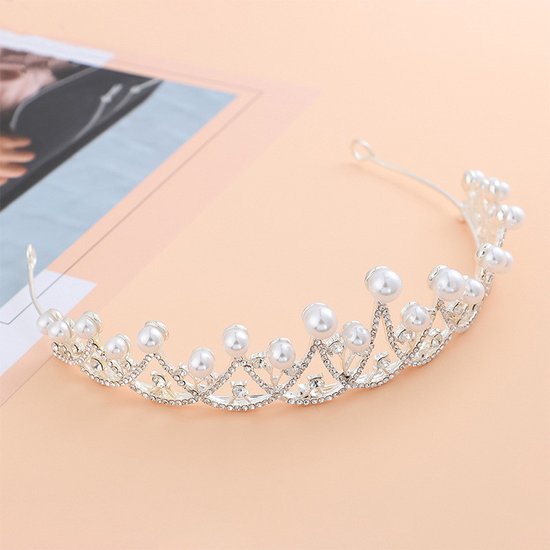 Luxe Zilveren Koninklijke Tiara met Witte Parels en Sprankelende Kristallen - Perfect voor Speciale Gelegenheden