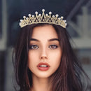 Luxe Koninklijke Tiara met Witte Parels en Sprankelende Kristallen-Goud Kroon voor Speciale Gelegenheden