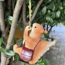 Klimmende Eekhoorn met Schoudertas Decoratieve Hanger-Weerbestendig, Gedetailleerd Handwerk 11*14*17cm