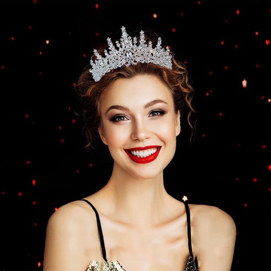 zilveren Tiara Diadeem Haarsieraad -Elegant en Duurzaam - Geschikt voor Verschillende Gelegenheden