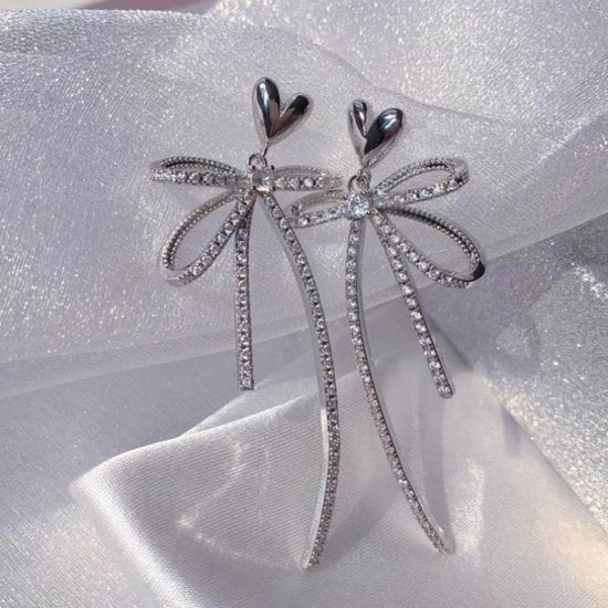 Reitsman vlinder oorbellen met zirkonia voor elke gelegenhei