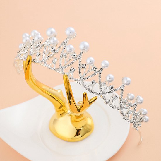 Luxe Zilveren Tiara met Witte Parels en Kristallen