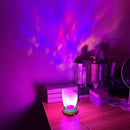 Betoverend nachtlampje met draaiende watergolf patronen en afstandsbediening -16 kleurcombinaties -USB-voeding - Sfeervolle verlichting - Hoefijzervormig design