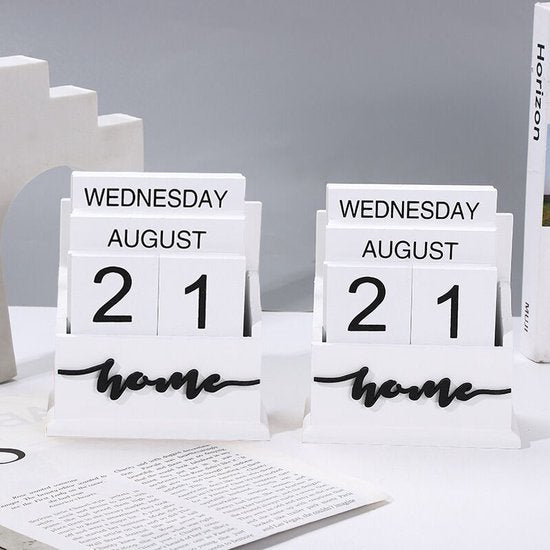 Houten Eeuwigdurende Kalender met 'Home' Design – Stijlvolle Handmatige Datumweergave voor Thuis & Kantoor-wit