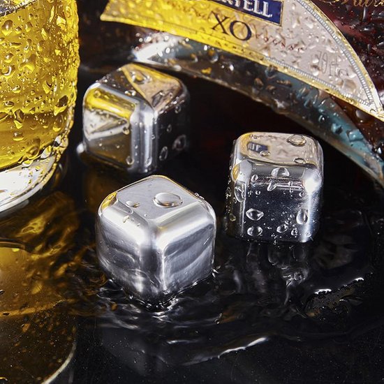 Unikorf Luxe Whiskey Set: 6 Stones, Tang & Doos