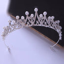 Luxe Zilveren Koninklijke Tiara met Witte Parels en Sprankelende Kristallen - Perfect voor Speciale Gelegenheden