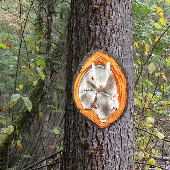 Realistisch Eekhoorn Tuindecoratie Beeldje van Hars 9x4x12.7