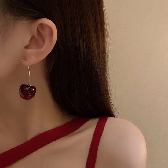 Betoverende Rode Kersen Oorhangers - Vrouwen Oorbellen - Lichtgewicht & Comfortabel