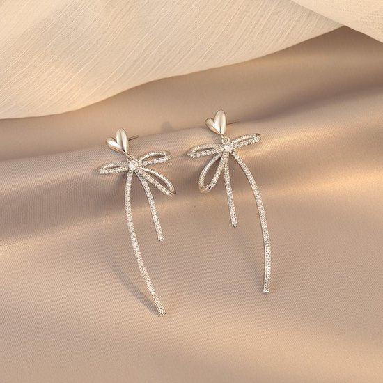 Reitsman vlinder oorbellen met zirkonia voor elke gelegenhei