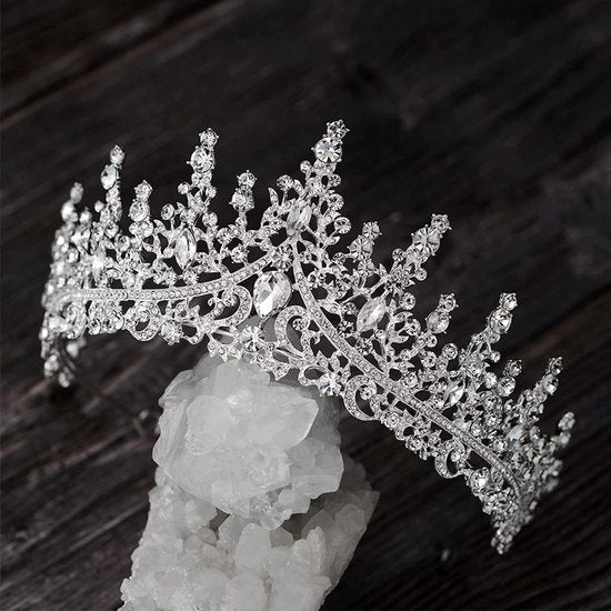 zilveren Tiara Diadeem Haarsieraad -Elegant en Duurzaam - Geschikt voor Verschillende Gelegenheden