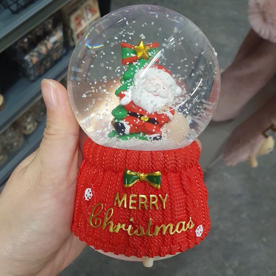 Magische Kerst Sneeuwbol met Muziek en Kleurrijke LED – Kerstman met Cadeautas – Luxe Decoratie – Ø8 cm, Hoogte 14 cm