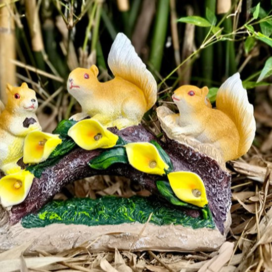 Zonnebalkonornamenten gesimuleerde dierenknutsels 3 eekhoorns
