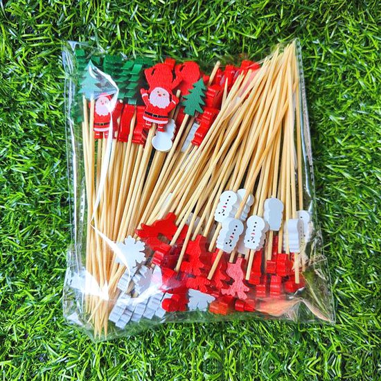 Kerst Cocktailprikkers 100 stuks – Cupcake & Fruit Prikkers – Houten Prikkers met Kerstfiguren – Feest Decoratie