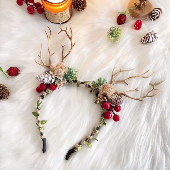 Prachtige Handgemaakte kerst Haarband met dennenappels- en Bessenboomtakken - Perfect voor Feestelijke Gelegenheden