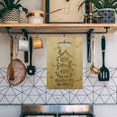 Elegante Bamboe Snij- en Serveerplank "Home Sweet Home" - Duurzaam met Lasergravure - Ideaal als Borrelplank of Keuken Decor - Ophangbaar - Ideaal voor Housewarming - 28x22 cm