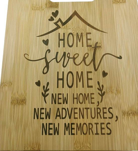 Elegante Bamboe Snij- en Serveerplank "Home Sweet Home" - Duurzaam met Lasergravure - Ideaal als Borrelplank of Keuken Decor - Ophangbaar - Ideaal voor Housewarming - 28x22 cm