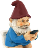Grappige Kabouter Tuinornamenten-Kabouter op het Toilet met Mobiele Telefoon 5*7*12,5cm